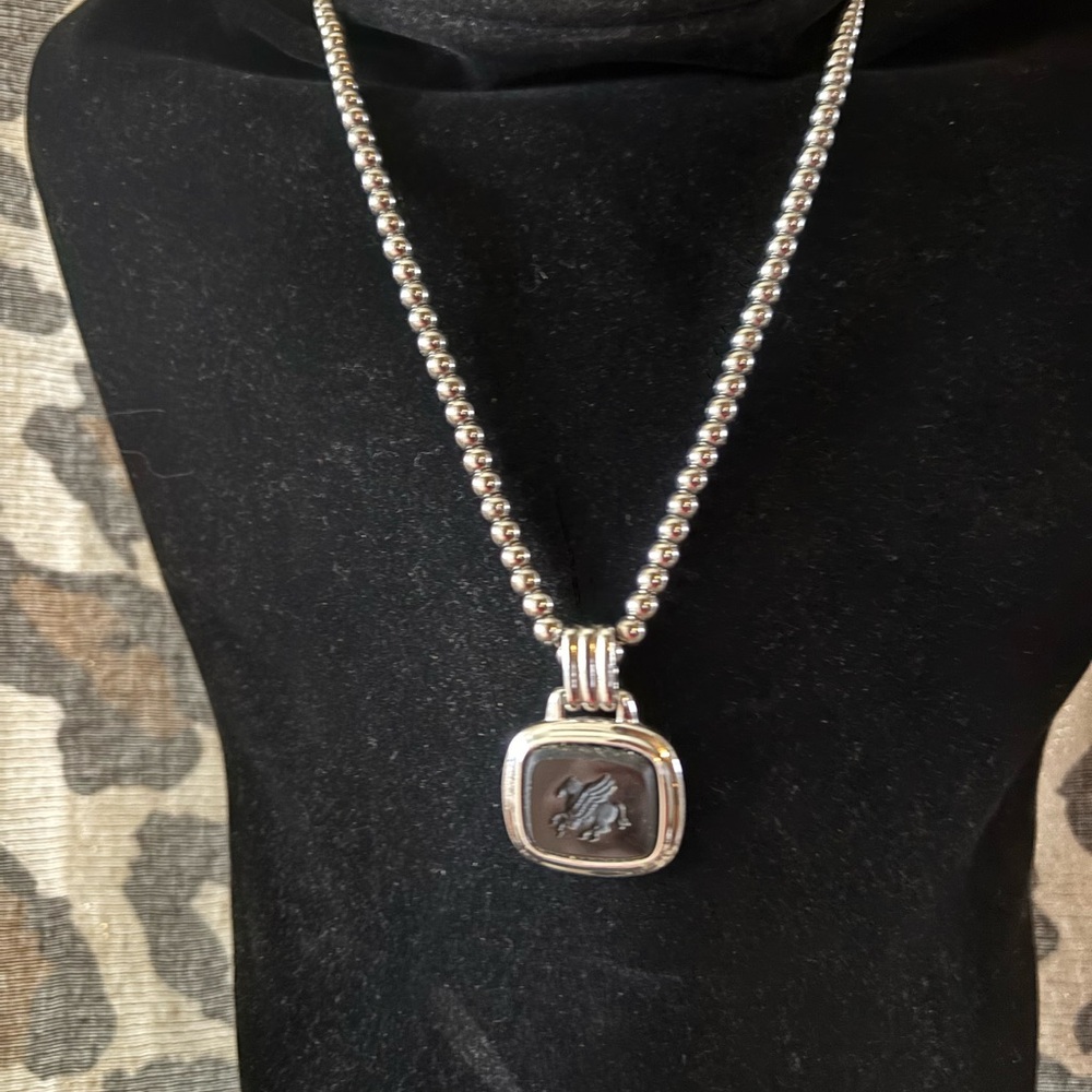 Elegant Silver Pendant Necklace